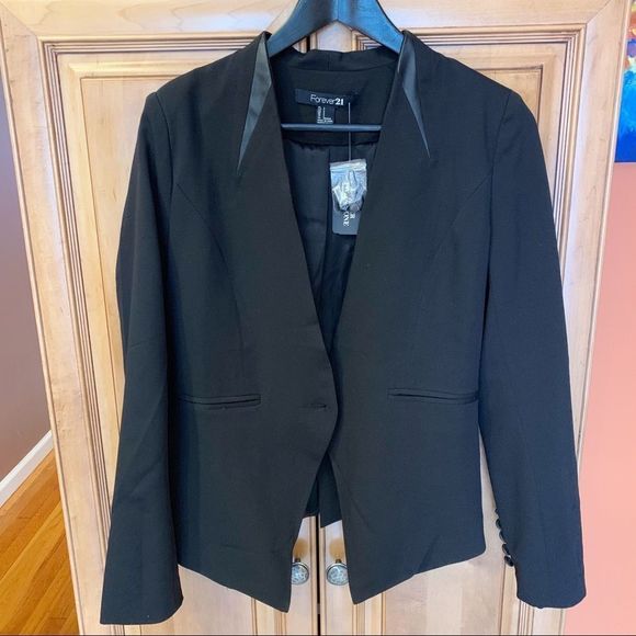 black blazer - Picture 1 of 5